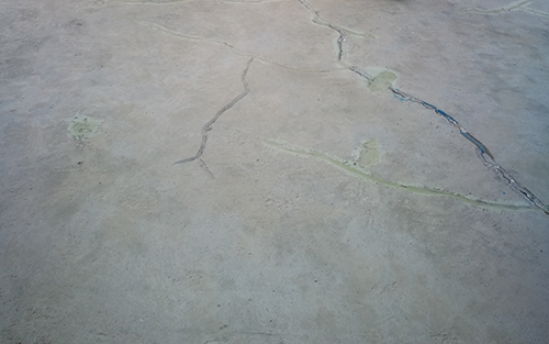 塑膠籃球場(chǎng)施工水泥基礎(chǔ)