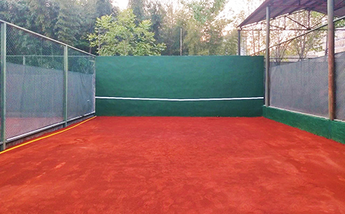 標(biāo)準(zhǔn)網(wǎng)球場施工