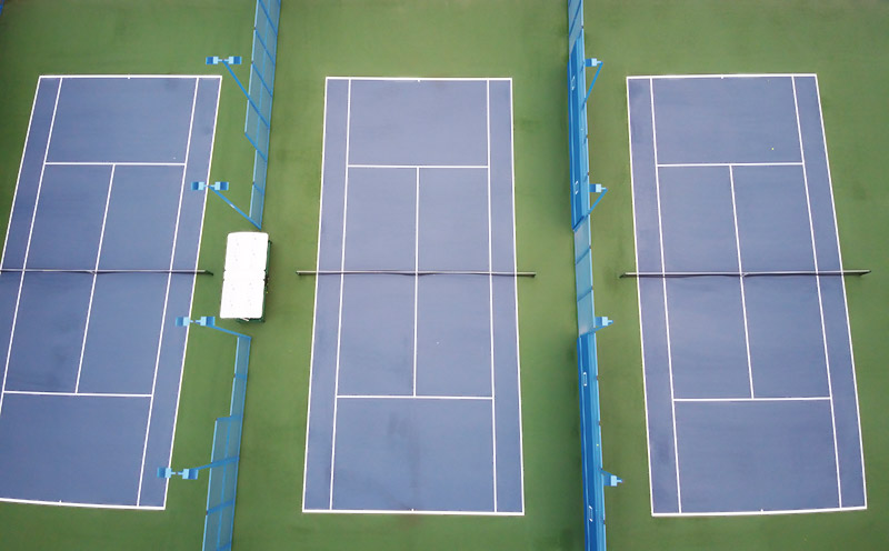 塑膠網(wǎng)球場(chǎng)