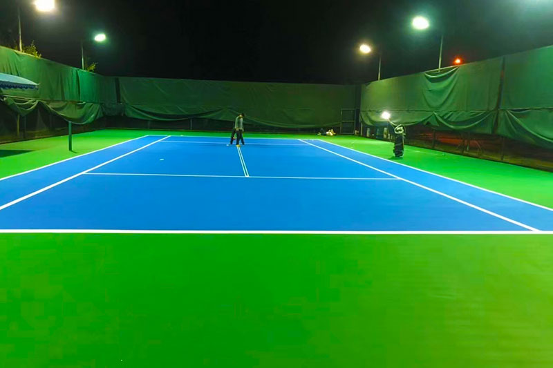 塑膠網(wǎng)球場